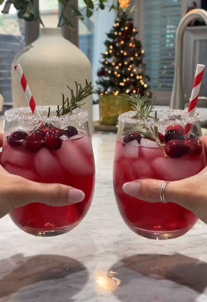 χριστουγεννιάτικο-κοκτέιλ-με-τεκίλα-και-κράνμπερις-συνταγή-
