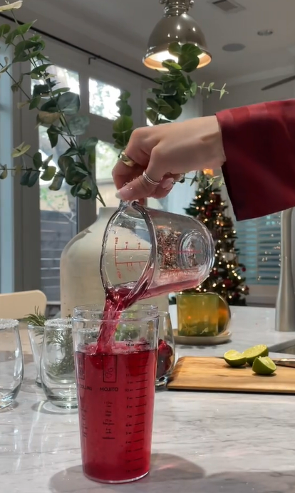 χριστουγεννιάτικο-κοκτέιλ-με-τεκίλα-και-κράνμπερις-συνταγή-