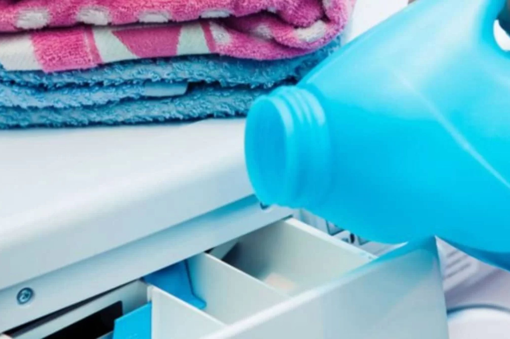 Σπιτικό Απορρυπαντικό Πλυντηρίου για Όλο τον Χρόνο : Καθαρίζει λευκαίνει και απολυμαίνει με μόλις 10 Ευρώ