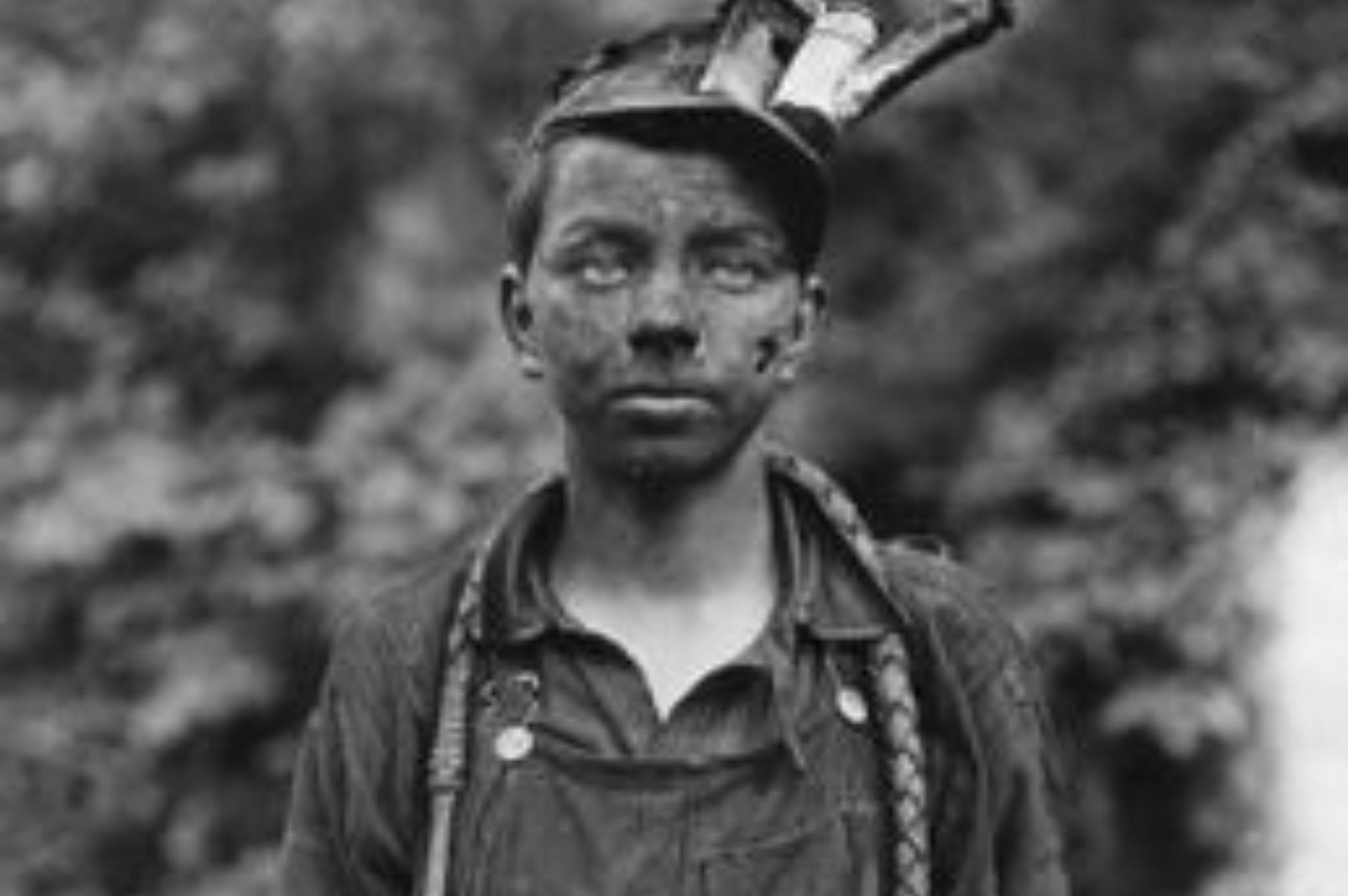 Τα παιδιά της καμινάδας: Η αληθινή ιστορία φρίκης των παιδιών που άφηναν νηστικά για να χωρούν στους στενούς σωλήνες και χιλιάδες από αυτά έπαθαν ασφυξία και πέθαναν μέσα στα βρόμικα λαγούμια