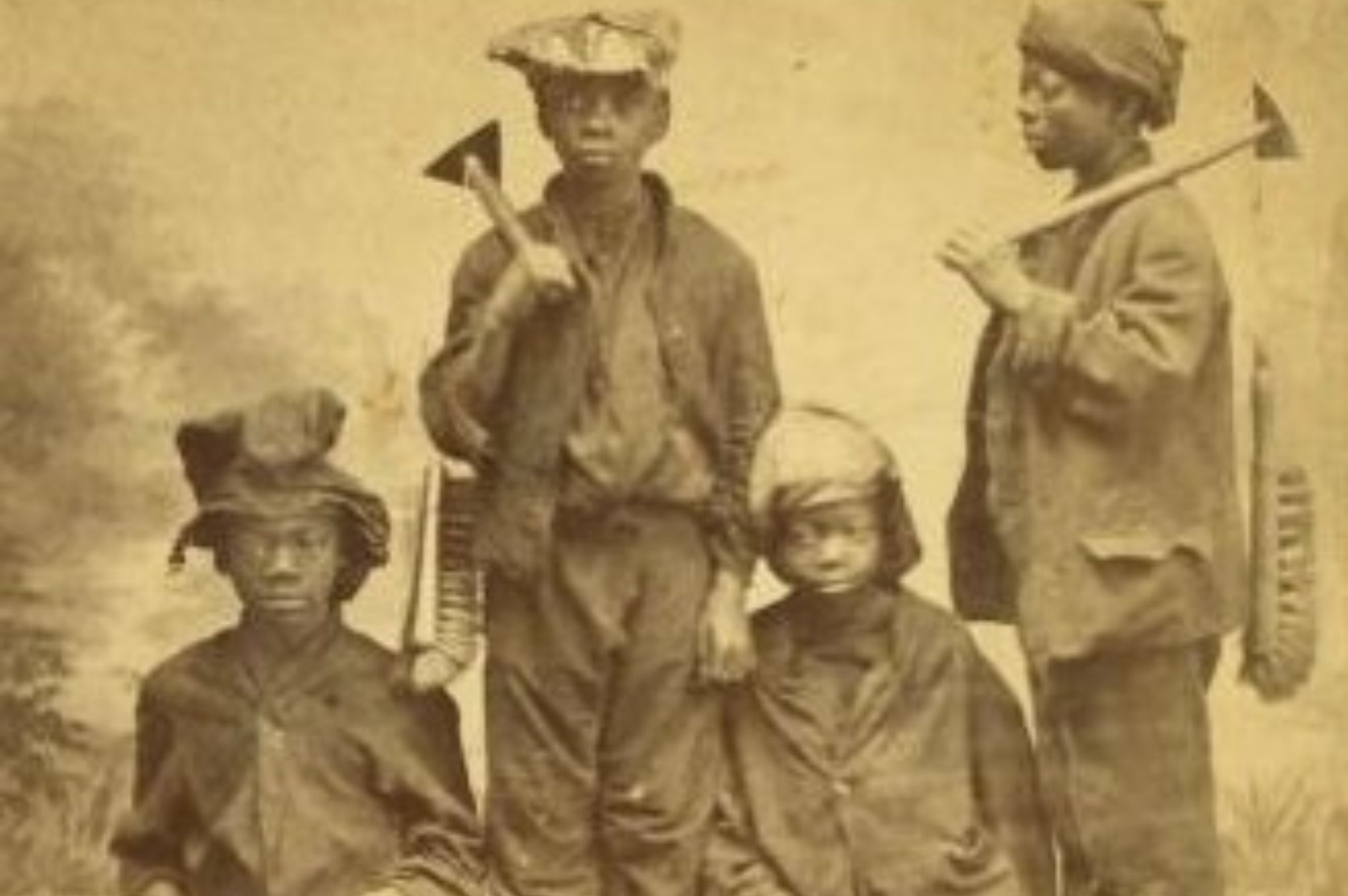 Τα παιδιά της καμινάδας: Η αληθινή ιστορία φρίκης των παιδιών που άφηναν νηστικά για να χωρούν στους στενούς σωλήνες και χιλιάδες από αυτά έπαθαν ασφυξία και πέθαναν μέσα στα βρόμικα λαγούμια