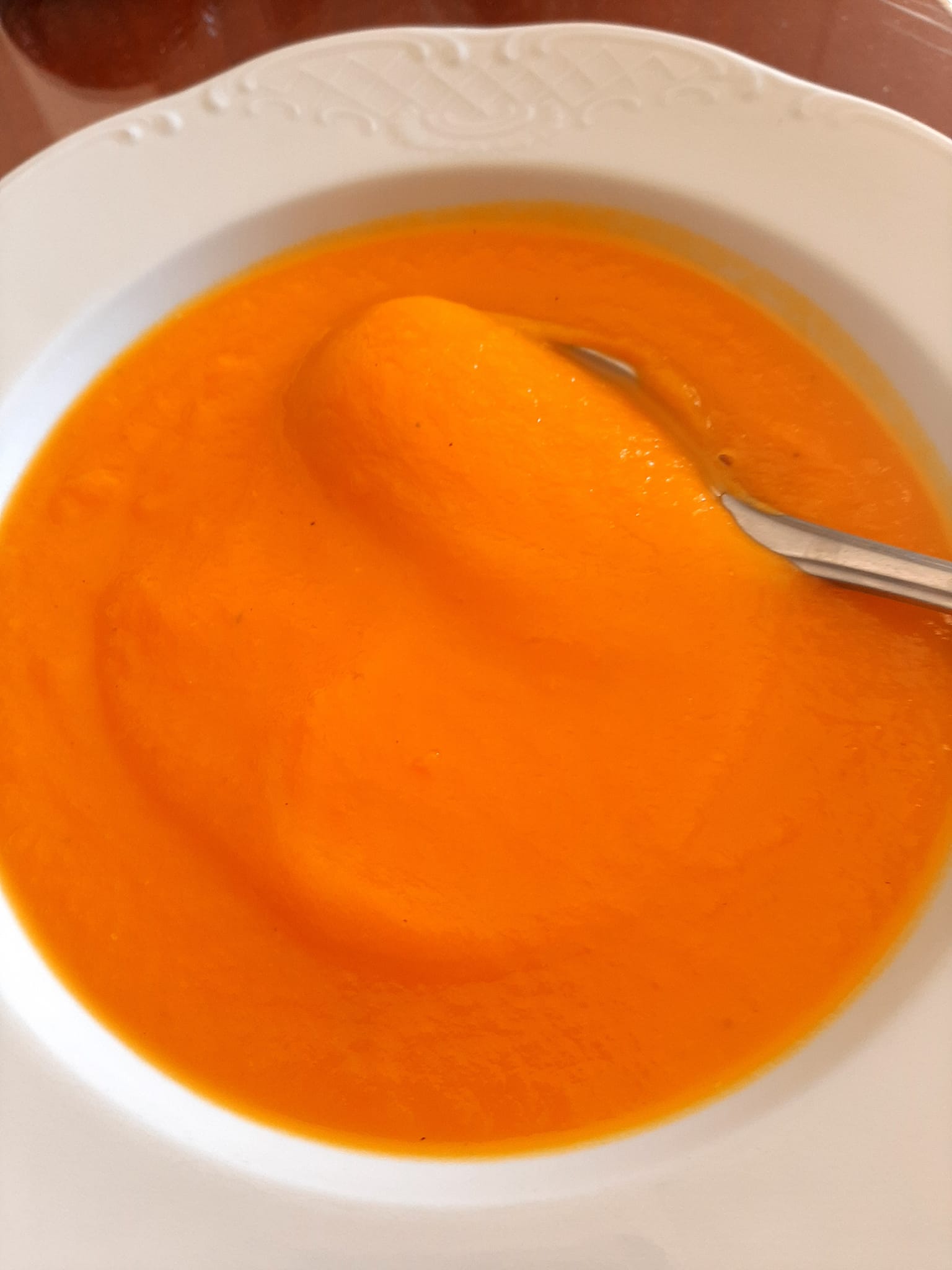 σούπα-βελουτέ-με-κίτρινη κολοκύθα-συνταγή-