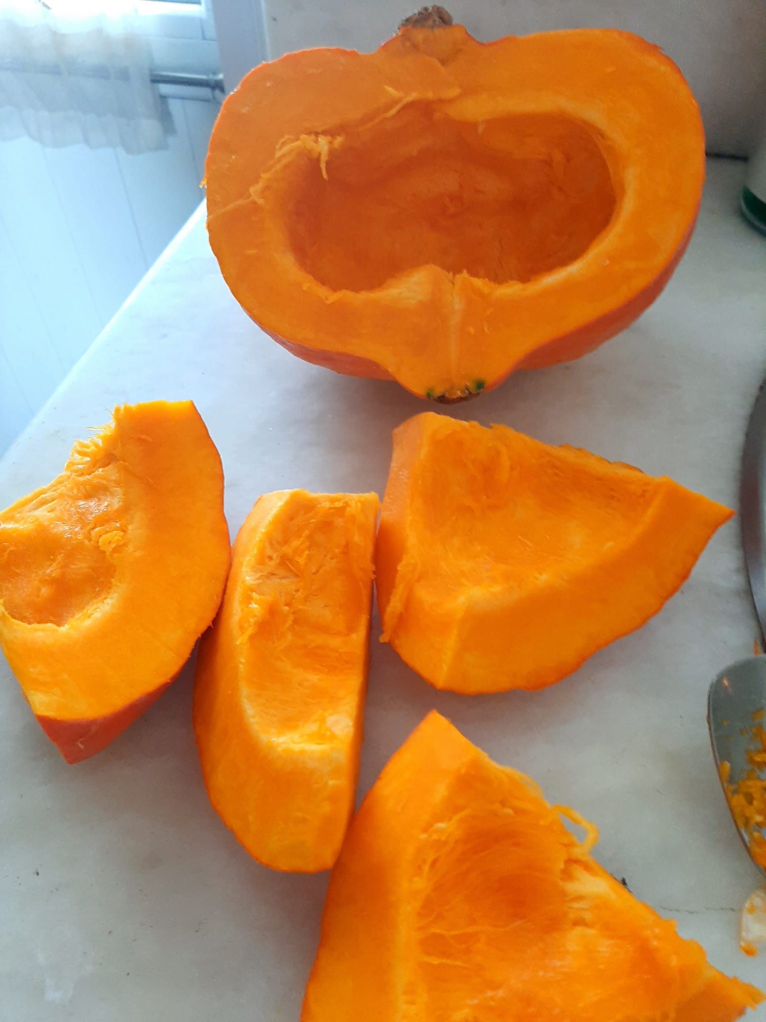 σούπα-βελουτέ-με-κίτρινη κολοκύθα-συνταγή- σούπα-βελουτέ-με-κίτρινη κολοκύθα-συνταγή-