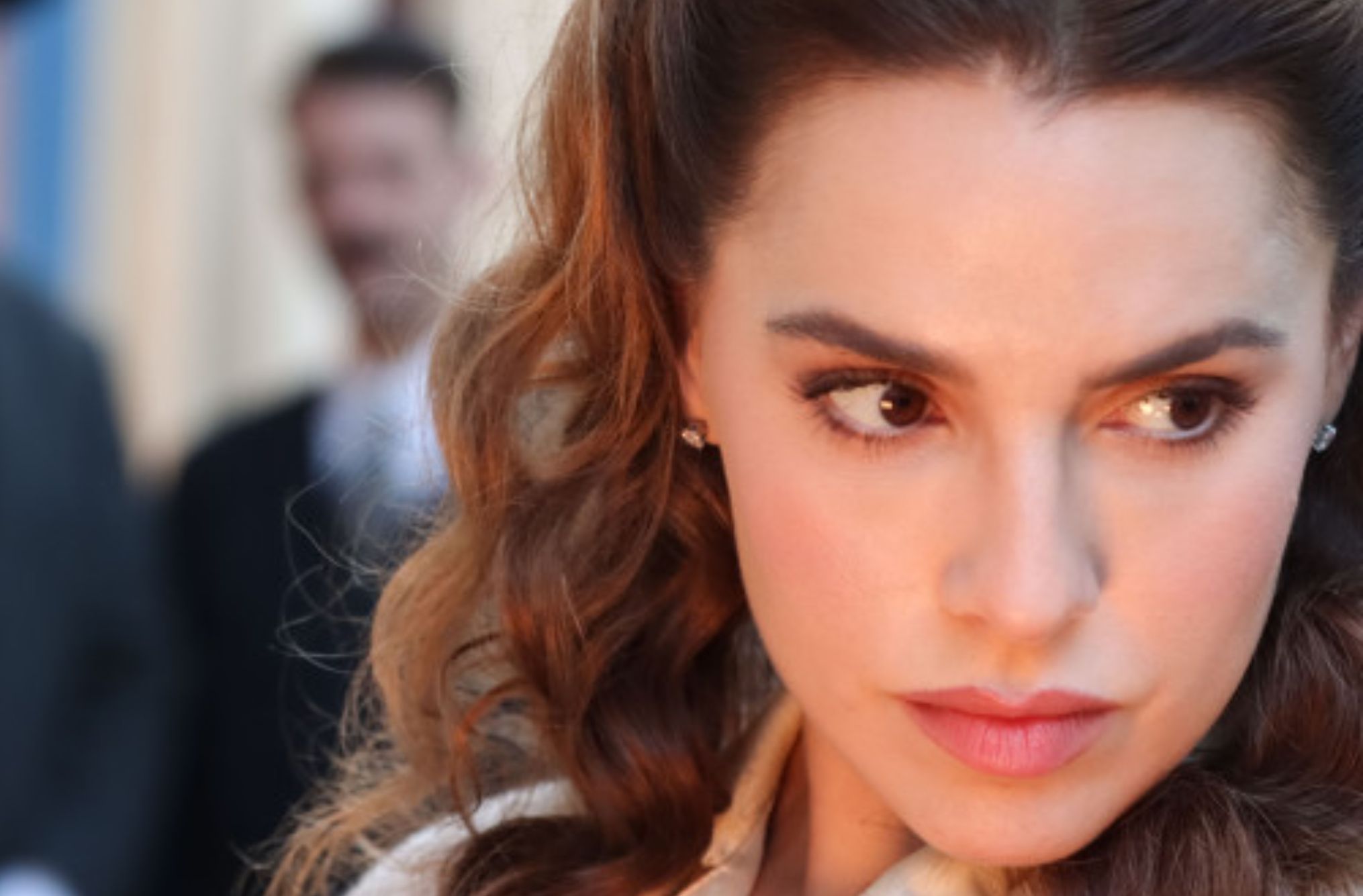 Οι Πανθέοι: Αδυνατεί να αντιμετωπίσει αυτό που γίνεται και καταρρέει