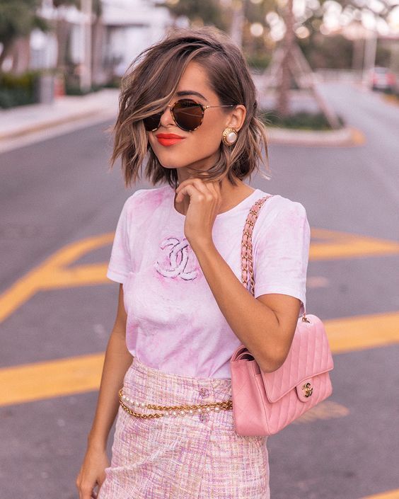 Το κλασικό καρέ είναι το κούρεμα της σεζόν και η Χρυσά Παππά απο τη Γη της ελιάς το υποστηρίζει απόλυτα – Υιοθέτησε το