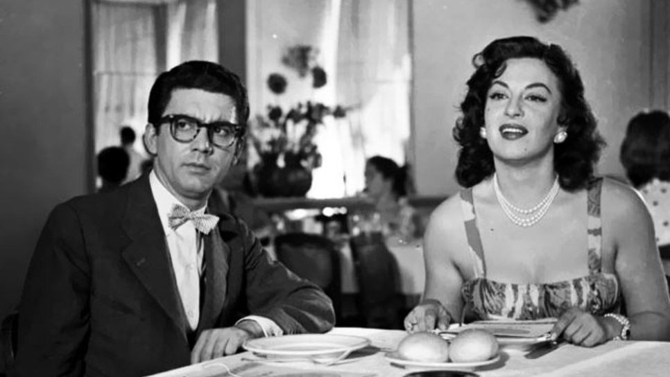 H Χυμώδης Mπιμπη του Ελληνικού Κινηματόγραφου που Εκνεύρισε τον Ορέστη Μακρή και ανάγκασε τον Καραμανλή να την προσέξει