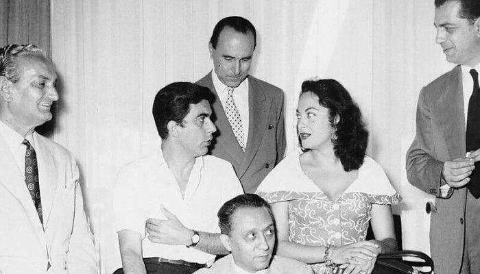 H Χυμώδης Mπιμπη του Ελληνικού Κινηματόγραφου που Εκνεύρισε τον Ορέστη Μακρή και ανάγκασε τον Καραμανλή να την προσέξει