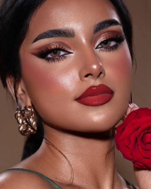 Αυτό είναι το κραγιόν της σεζόν και το φοράει η Δανάη Παππά του Σασμού