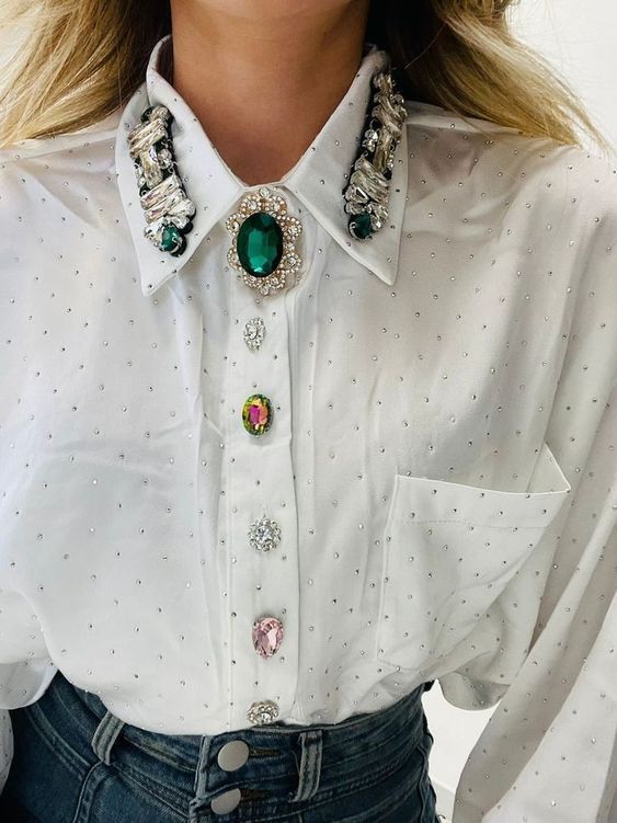 Ηλέκτρα : Η Δανάη Λουκάκη φόρεσε το must have πουκάμισο των Χριστουγέννων