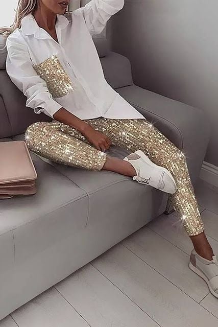 Ηλέκτρα : Η Δανάη Λουκάκη φόρεσε το must have πουκάμισο των Χριστουγέννων