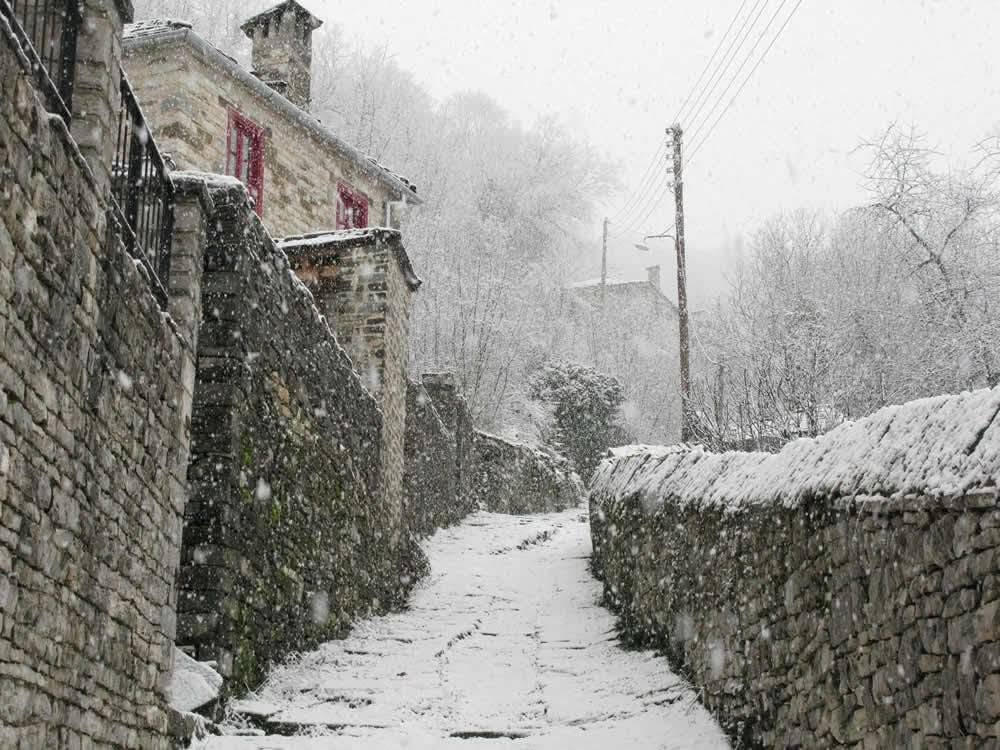 Αρίστη Ιωαννίνων: Το γραφικό χωριό στα Ζαγοροχώρια για τις Χριστουγεννιάτικες διακοπές όλης της οικογένειας