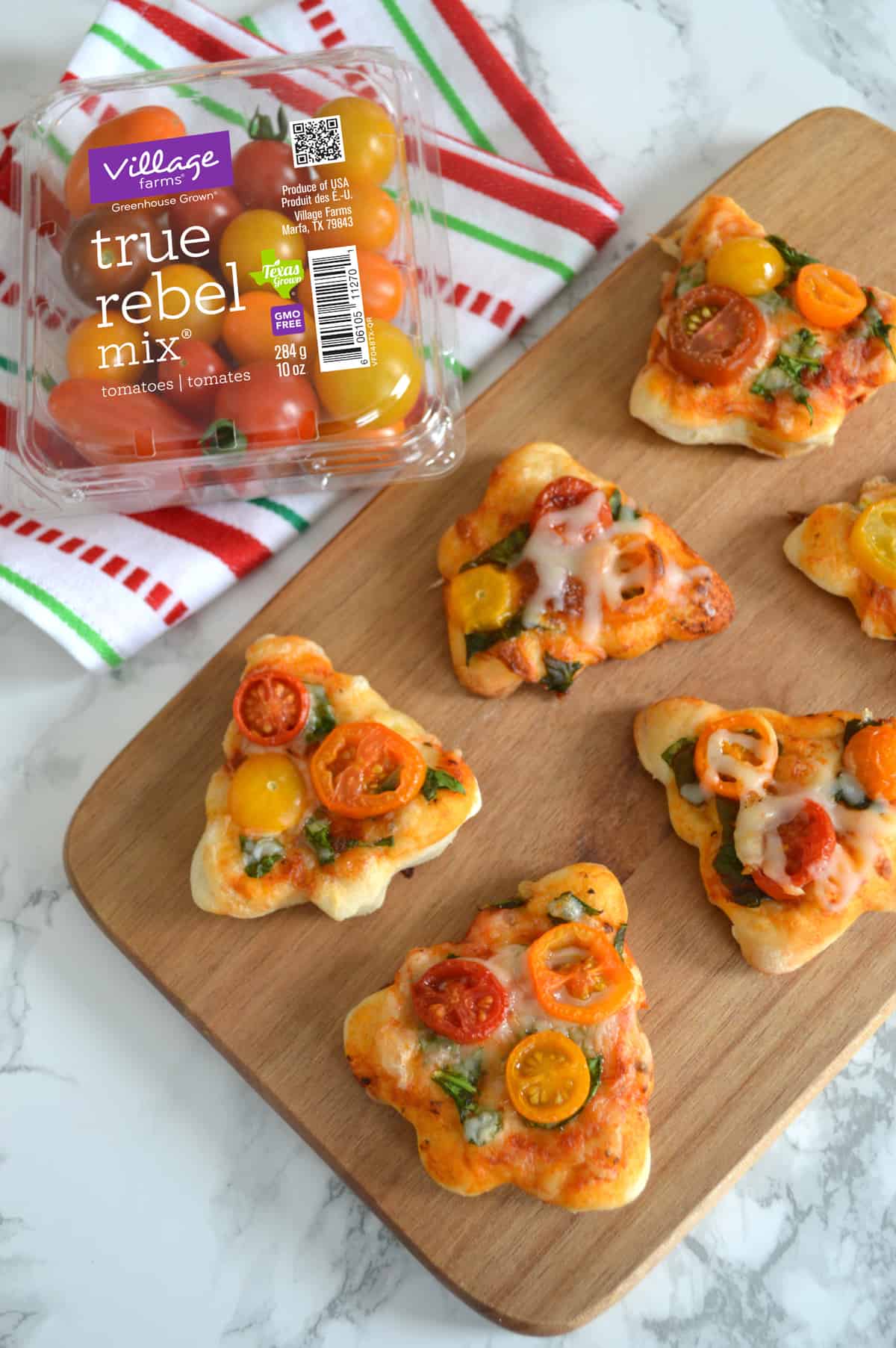 πιτσάκια-σε-σχήμα-χριστουγεννιάτικο δέντρο-συνταγή- πιτσάκια-σε-σχήμα-χριστουγεννιάτικο δέντρο-συνταγή-