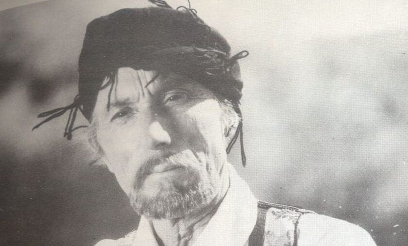 Ήταν αυτοδίδακτος αλλά κατάφερε να επιβληθεί στην μικρή οθόνη: Η πολυτάραχη ζωή του Ελληνα ηθοποιού που δεν πήγαινε να πληρωθεί επειδή ντρεπόταν