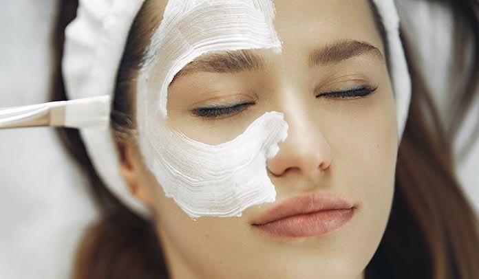 χριστουγεννιάτικη-μάσκα προσώπου-με-κορν φλάουρ-και-ελαιόλαδο- χριστουγεννιάτικη-μάσκα προσώπου-με-κορν φλάουρ-και-ελαιόλαδο-