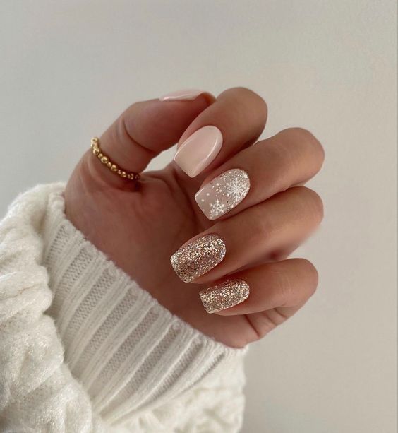ζαχαρί-νύχια-με-γκλίτερ-και-χιονονιφάδες-ιδέες-