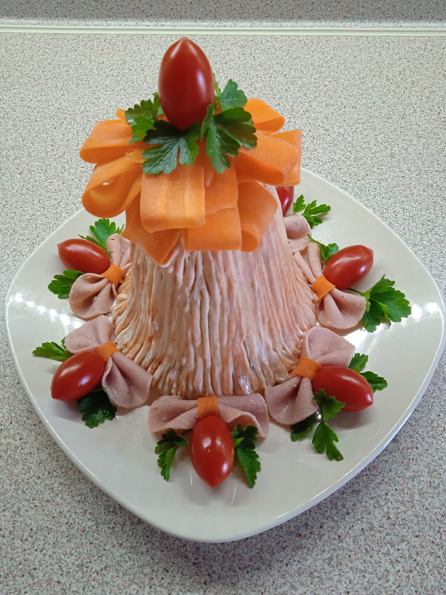 πατατοσαλάτα-για-τα-Χριστούγεννα-συνταγή- πατατοσαλάτα-για-τα-Χριστούγεννα-συνταγή-