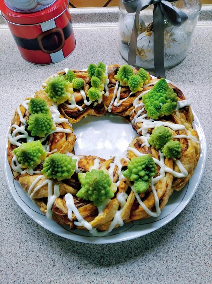 ζαμπονοτυρόπιτα-με-μπεσαμέλ-για-τα-Χριστούγεννα-συνταγή-