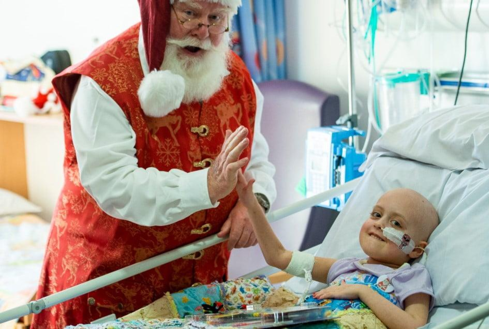 Χριστούγεννα μέρες αγάπης χαράς και γιορτής κάνε μία προσευχή για τα παιδιά που περιμένουν τον Άγιο Βασίλη στο νοσοκομείο