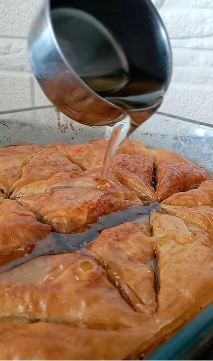 μπακλαβάς-με-nutella-για-τα-Χριστούγεννα-συνταγή- μπακλαβάς-με-nutella-για-τα-Χριστούγεννα-συνταγή-