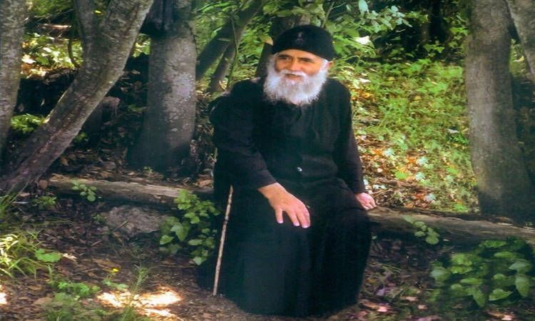 Aγιος Παϊσίος – Χριστουγεννιάτικη Προφητεία: «Χριστούγεννα και να κοιμηθούμε; Η μητέρα μου έλεγε…»