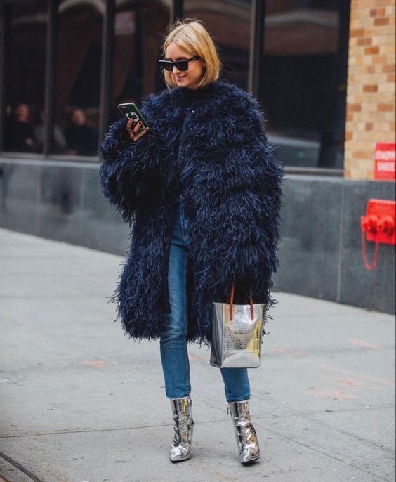 μπλε-γούνινο παλτό-για-καθημερινά-ιδέες-