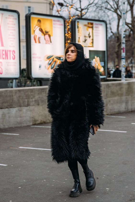 μαύρη-γούνα-για-τα-Χριστούγεννα 2023-ιδέες-