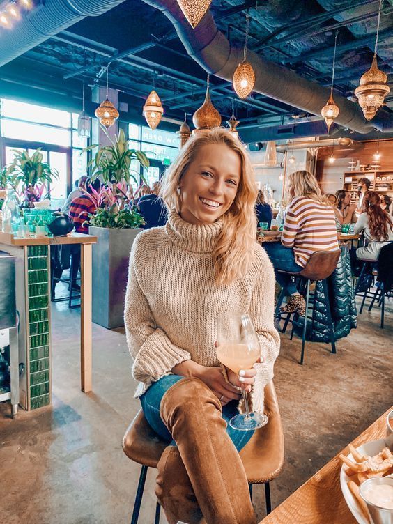 ιδέες-για-Χριστουγεννιάτικο ντύσιμο-που-κρύβει-την-κοιλιά-Χριστούγεννα 2023- ιδέες-για-Χριστουγεννιάτικο ντύσιμο-που-κρύβει-την-κοιλιά-Χριστούγεννα 2023-