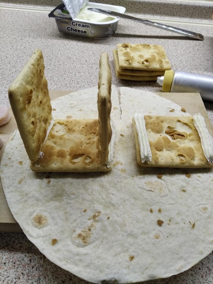 αλμυρό-χριστουγεννιάτικο-μπισκοτόσπιτο-συνταγή-