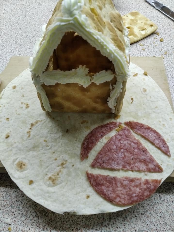 αλμυρό-χριστουγεννιάτικο-μπισκοτόσπιτο-συνταγή-