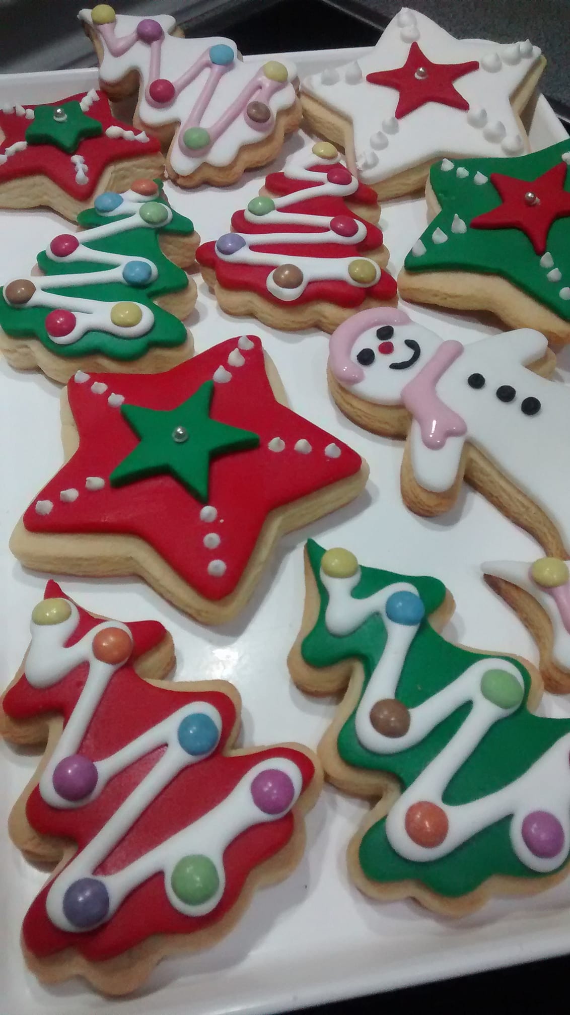 χριστουγεννιάτικα-μπισκότα-με-ζαχαρόπαστα-και-αυγογλάσο-συνταγή- χριστουγεννιάτικα-μπισκότα-με-ζαχαρόπαστα-και-αυγογλάσο-συνταγή-