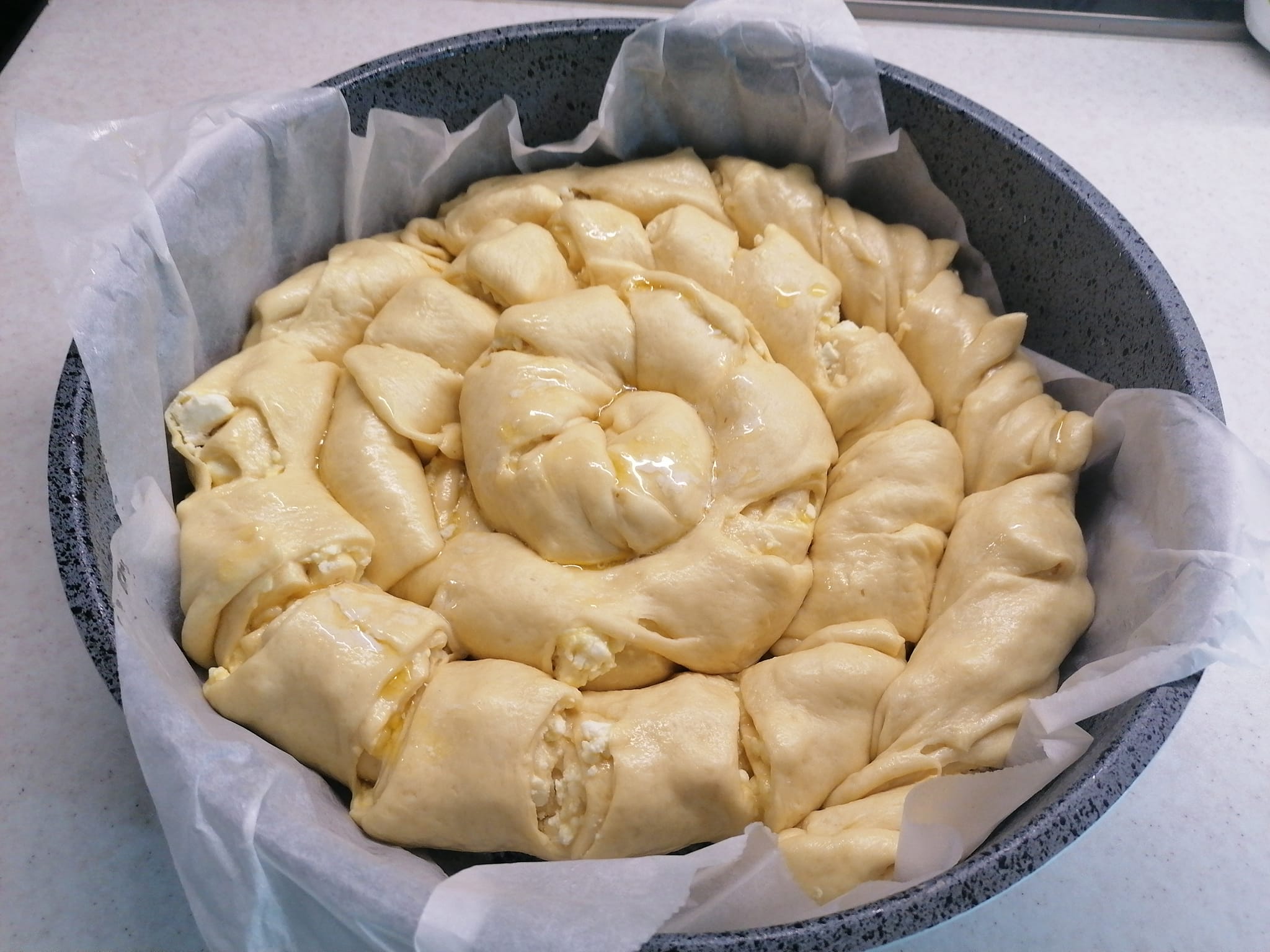 γιορτινό-τυρόψωμο-συνταγή-