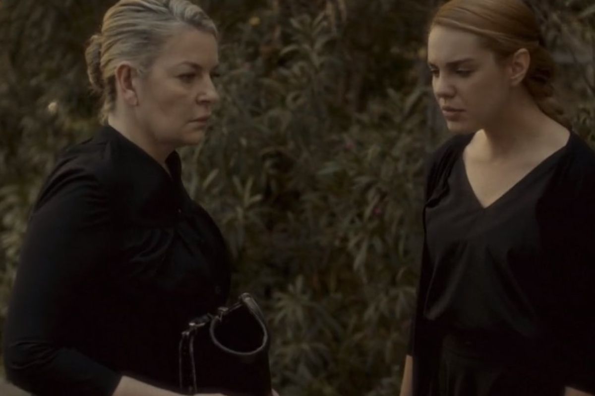 Το Προξενιό της Ιουλίας: Αυτό είναι το παμπόνηρο σχέδιο μάνας και κόρης