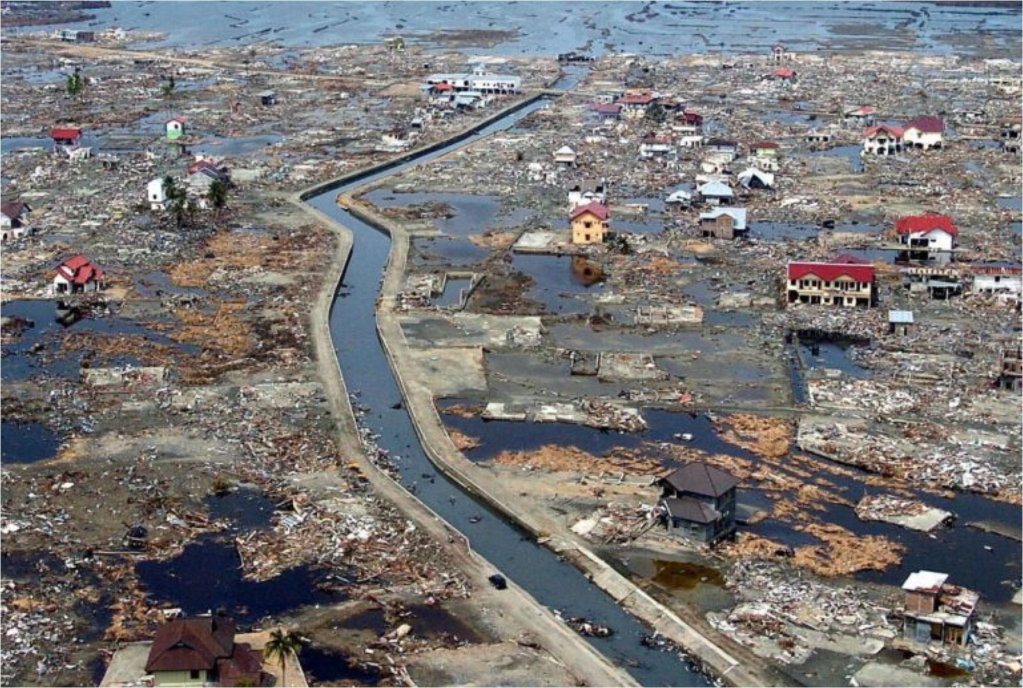 Φυσικές καταστροφές και σε πολύνεκρα δυστυχήματα: Τραγικά γεγονότα που σημάδεψαν τα Χριστούγεννα και έμειναν στην ιστορία