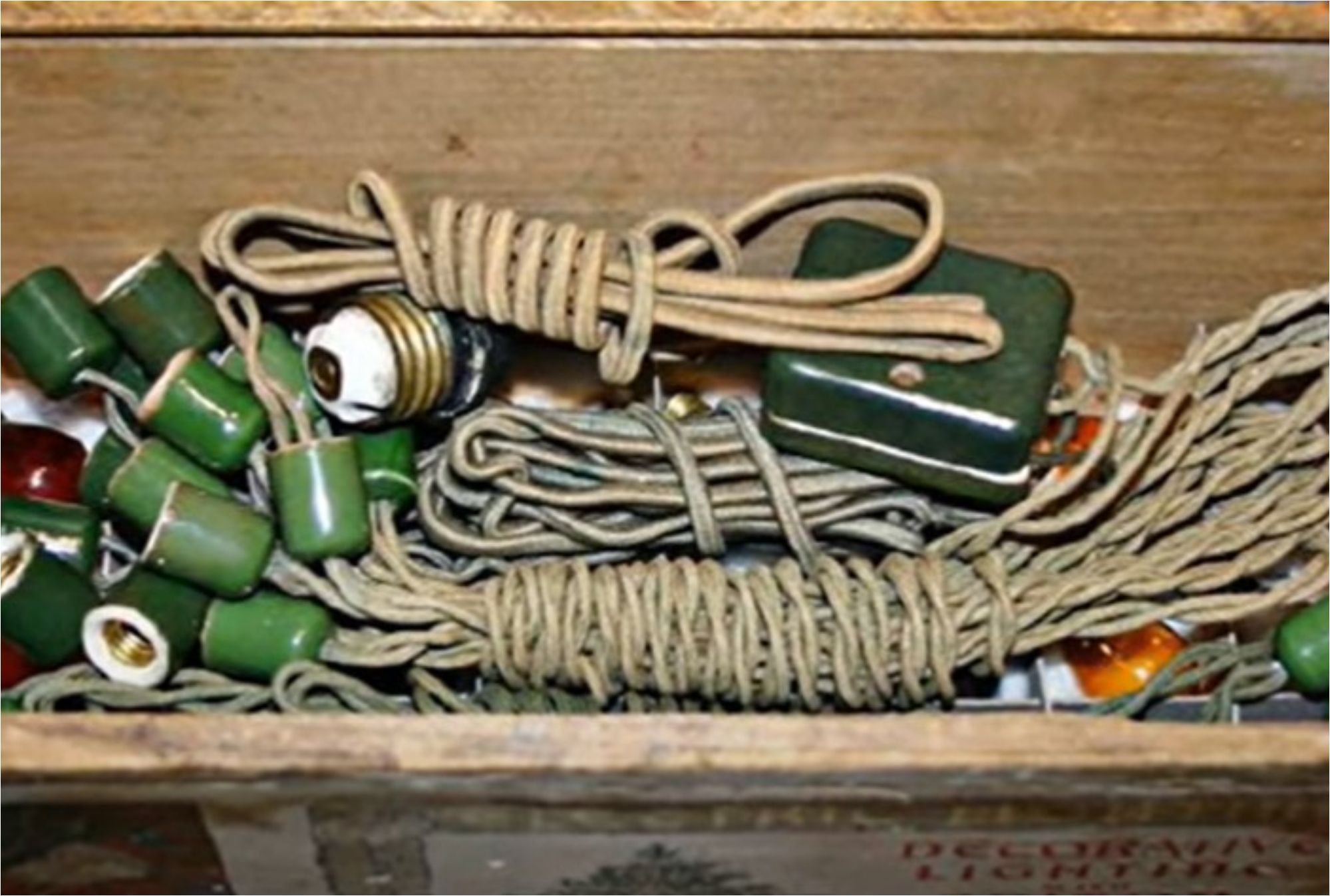 Τα πρώτα Χριστουγεννιάτικα λαμπάκια: Πώς ο Τόμας Έντισον φώτισε τα Χριστούγεννα