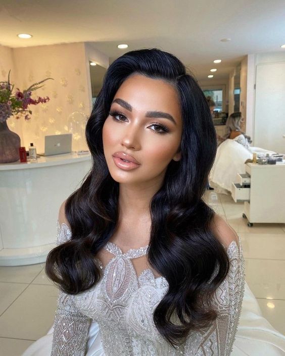 ιδέες-για-κυματιστά μαλλιά-τα-Χριστούγεννα-Πρωτοχρονιά-2023-2024-ρεβεγιόν- ιδέες-για-κυματιστά μαλλιά-τα-Χριστούγεννα-Πρωτοχρονιά-2023-2024-ρεβεγιόν-