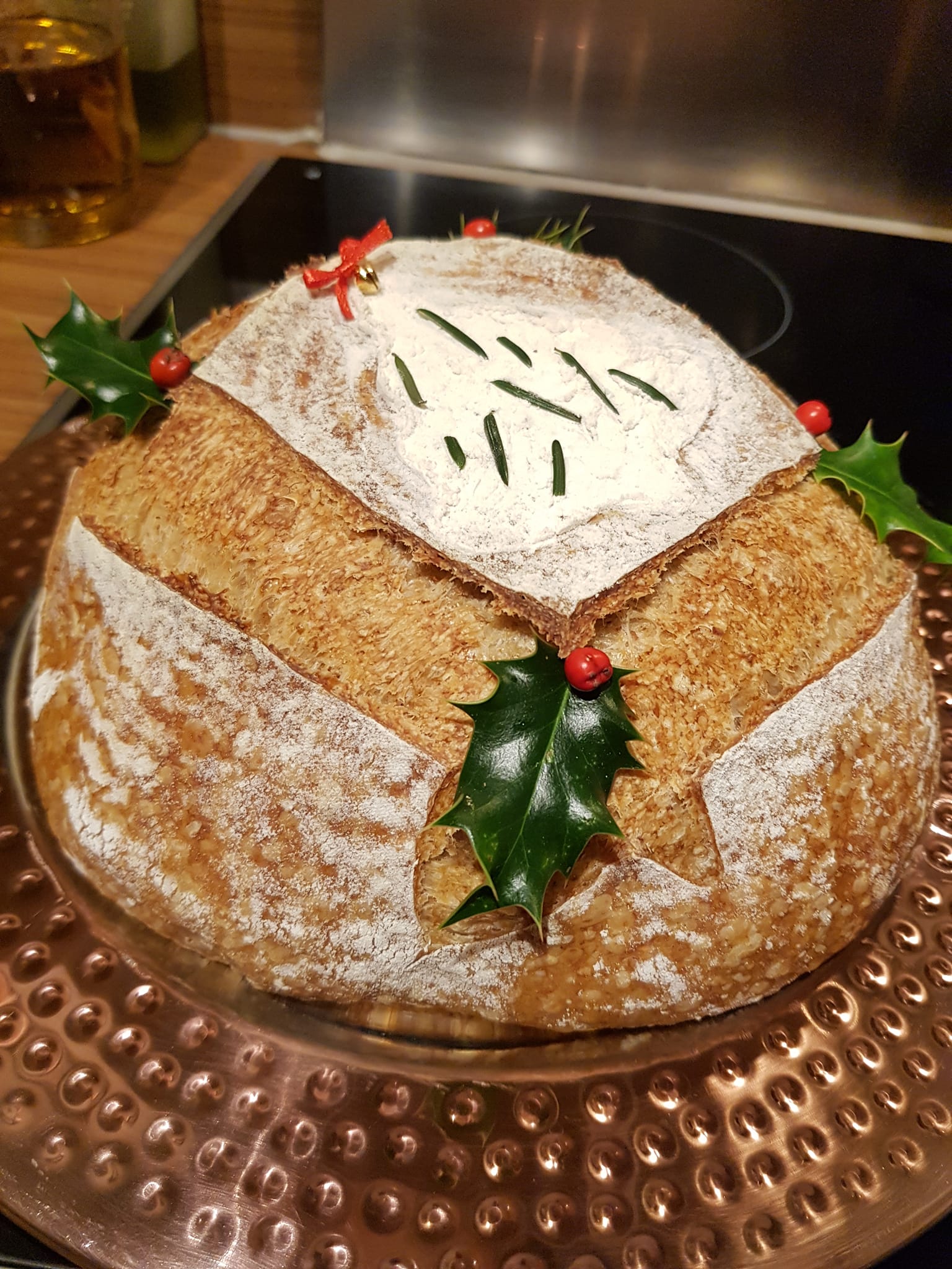 σπιτικό-ψωμί-με-προζύμι-για-τα-Χριστούγεννα-συνταγή-