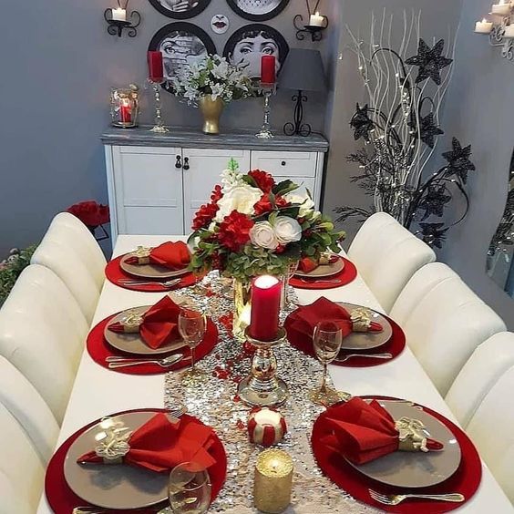 κόκκινα σερβίτσια-και-πετσέτες-στο-χριστουγεννιάτικο τραπέζι-ιδέες-