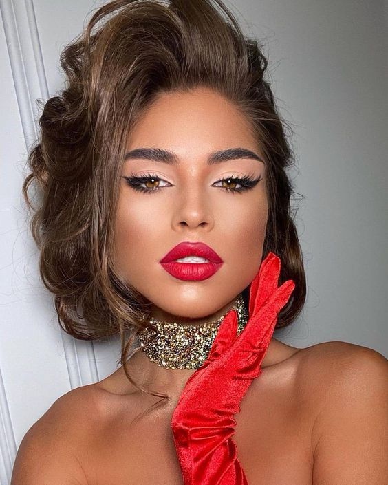 κόκκινο κραγιόν-στο-χριστουγεννιάτικο ρεβεγιόν-ιδέες- κόκκινο κραγιόν-στο-χριστουγεννιάτικο ρεβεγιόν-ιδέες-