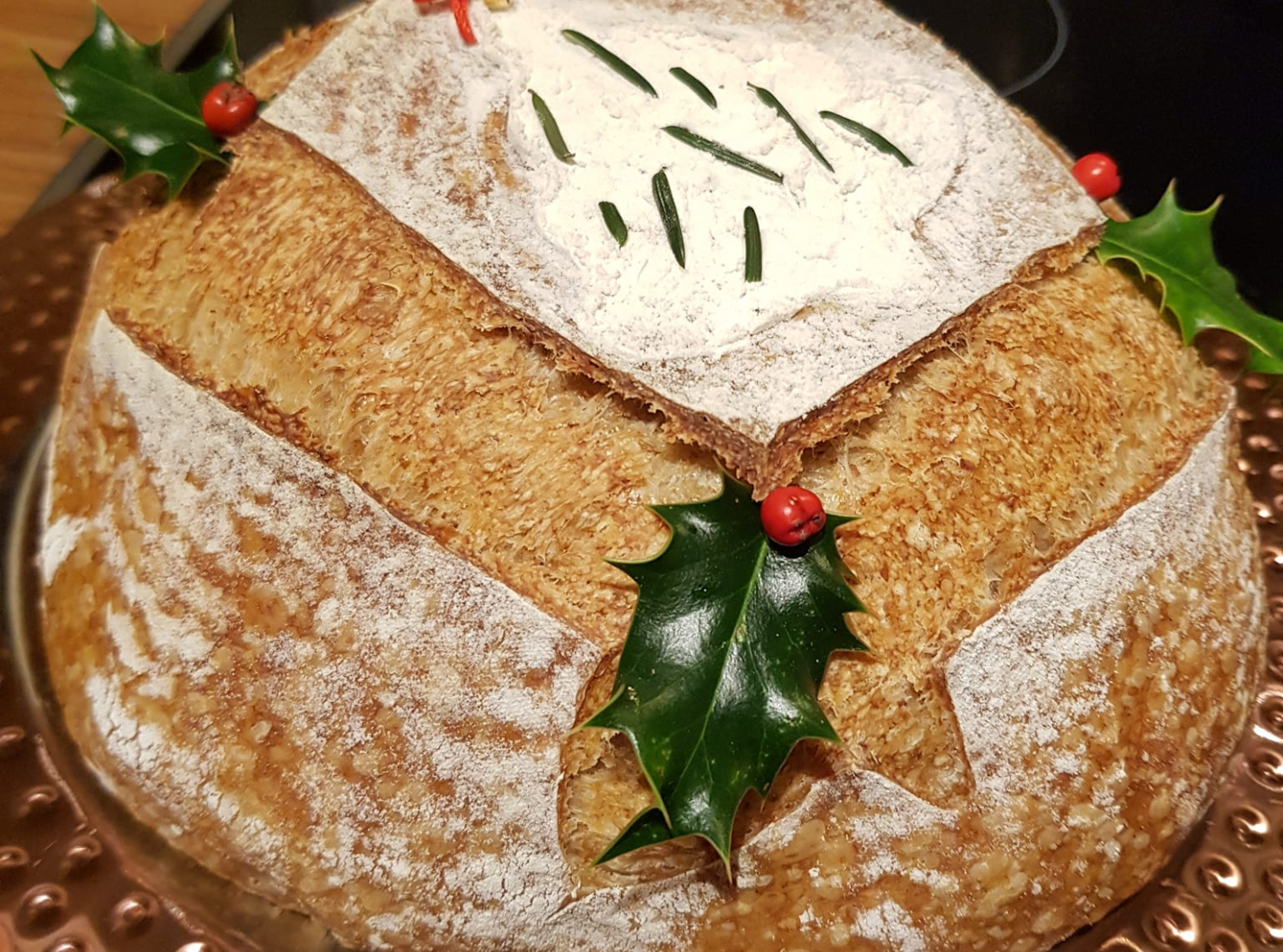 Αφράτο σπιτικό ψωμί για τα Χριστούγεννα