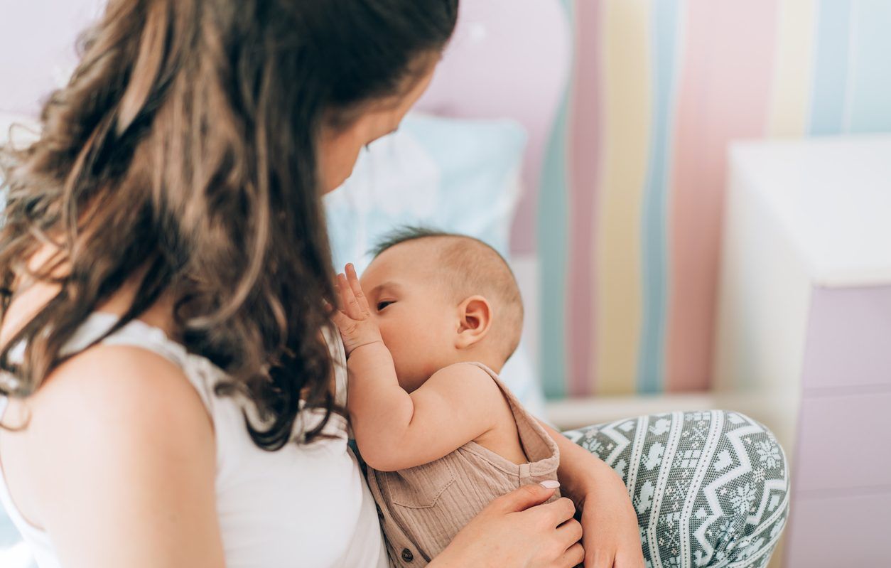 Χριστουγεννιάτικο ρεβεγιόν και θηλασμός: Όλα τα μυστικά για να είσαι οργανωμένη