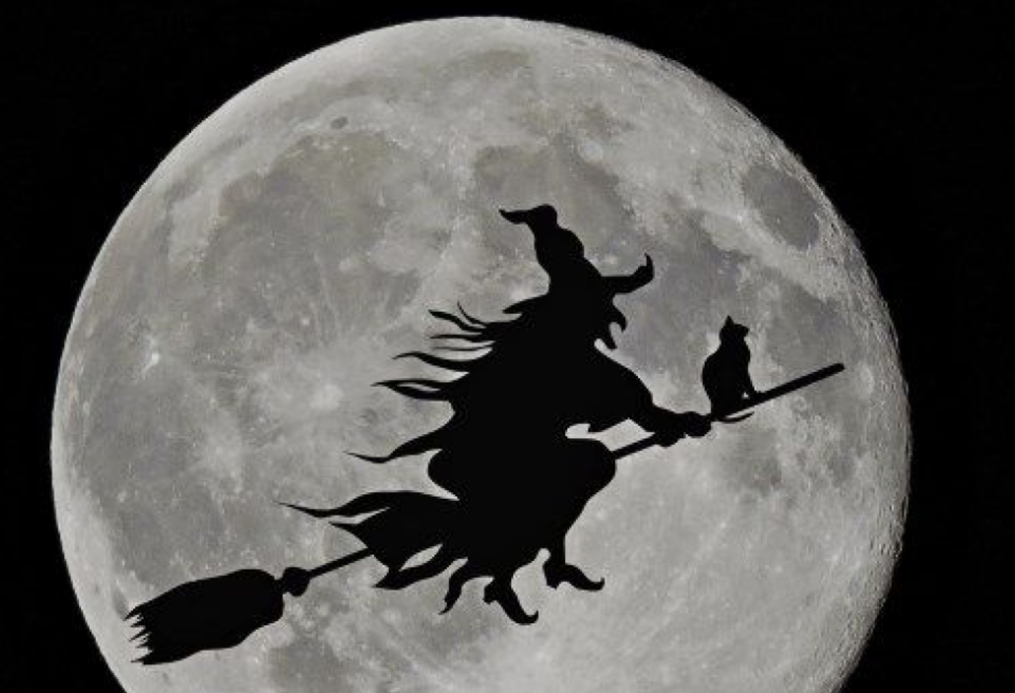 Ιπτάμενες μάγισσες πάνω σε σκούπες: Πως προέκυψε αυτό το περίεργο μέσο μεταφοράς – Οι μύθοι η θρύλοι και οι επιστημονικές εξηγήσεις