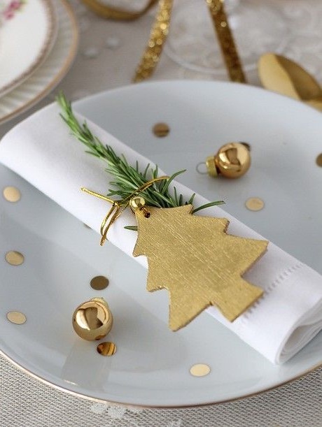 Χριστουγεννιάτικο τραπέζι 2023: Ιδέες για σχέδια με τις χαρτοπετσέτες και τις πετσέτες