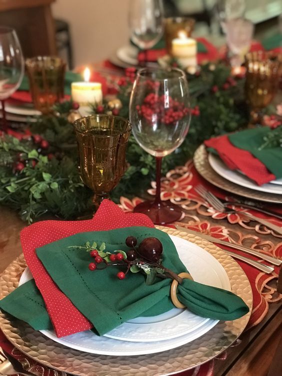 πράσινες-και-κόκκινες πετσέτες-με-γκι-και-φρούτα-ιδέες-