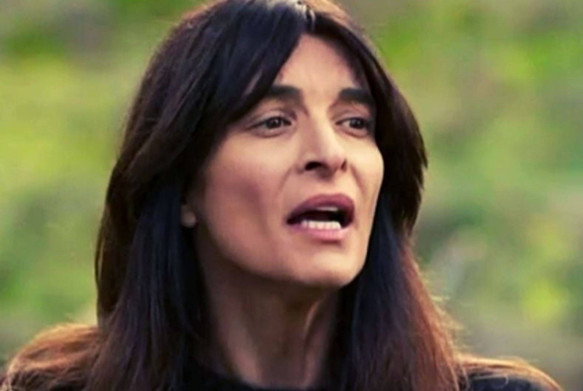 Η Γη της Ελιάς: Ιουλία είσαι ανεύθυνη και ανάξια μάνα