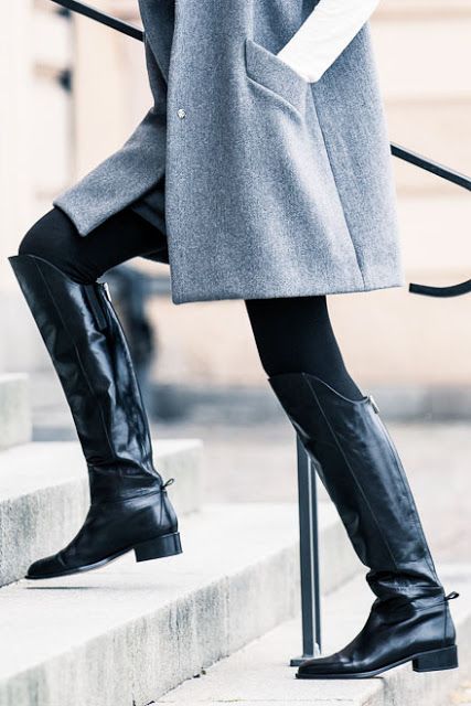 Η Αμαλία Καβάλη απο το Ναυάγιο φοράει τις μπότες θα σε βολέψουν απόλυτα τον φετινό Χειμώνα
