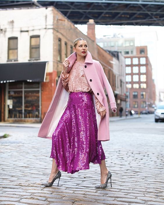 25 ιδέες για λαμπερό ντύσιμο την Πρωτοχρονιά 2024