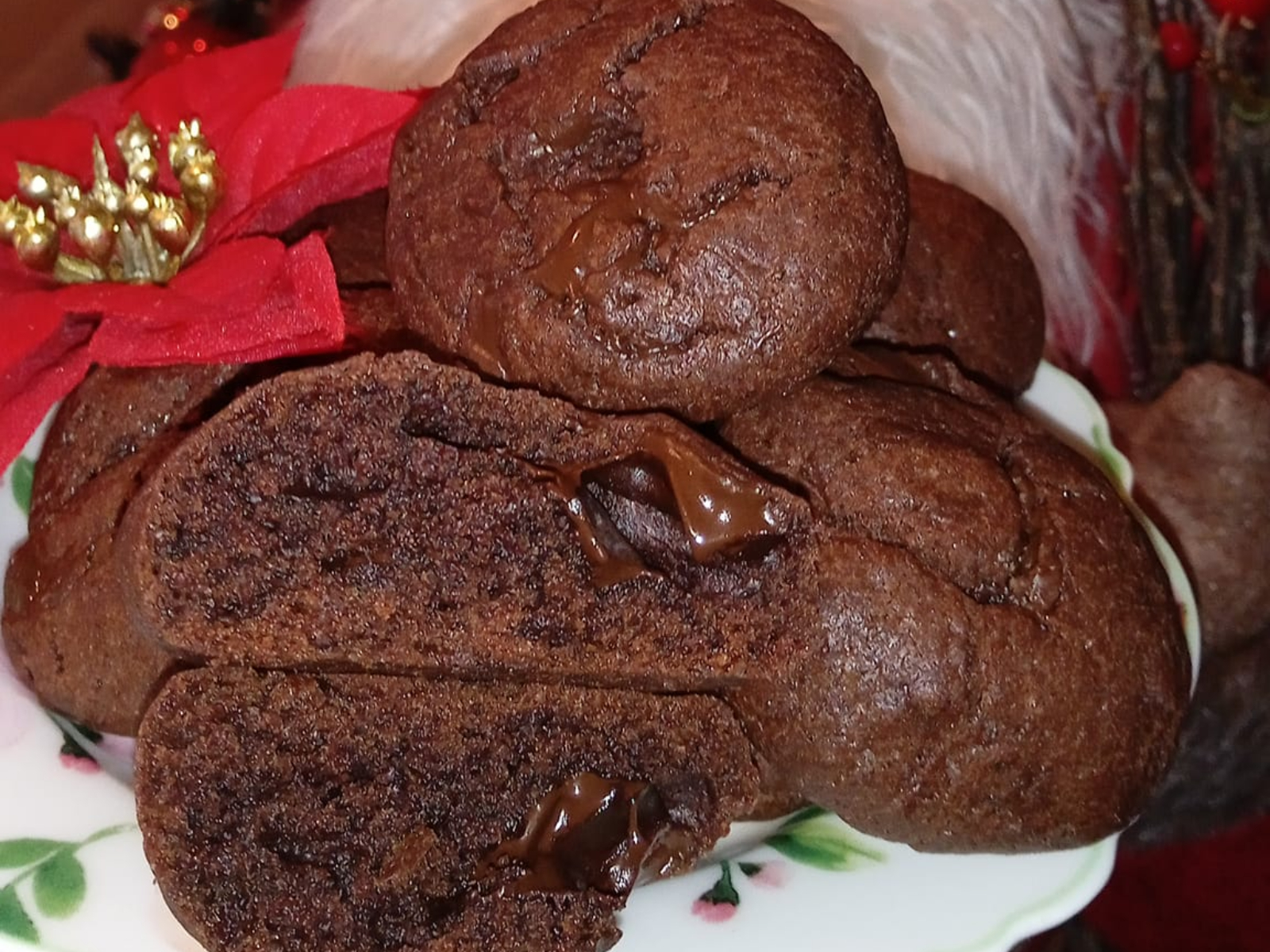 σοκολατένια-μπισκότα-για-τα-Χριστούγεννα-συνταγή-