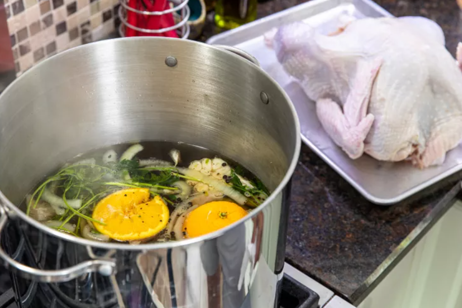 άλμη-για-γεμιστή γαλοπούλα-γεμιστό κοτόπουλο-κόκορα-για-τα-Χριστούγεννα-συνταγή-