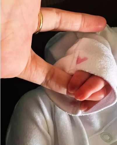 Δανάη Μιχαλάκη: Η πρώτη φωτογραφία με το ενός μηνών παιδί της