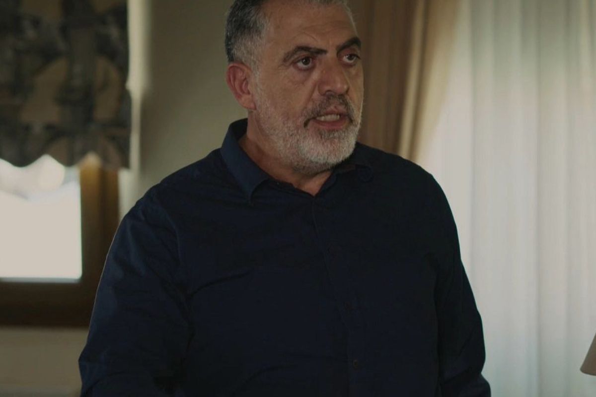 Η Γη της Ελιάς: Ο Ορέστης στριμώχνει τον Δημοσθένη